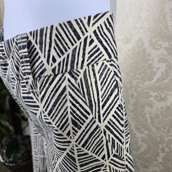 Soft Surroundings Size 4 Black & Cream Patterned Cropped Pants Straight Leg NWT - Picture 6 of 16